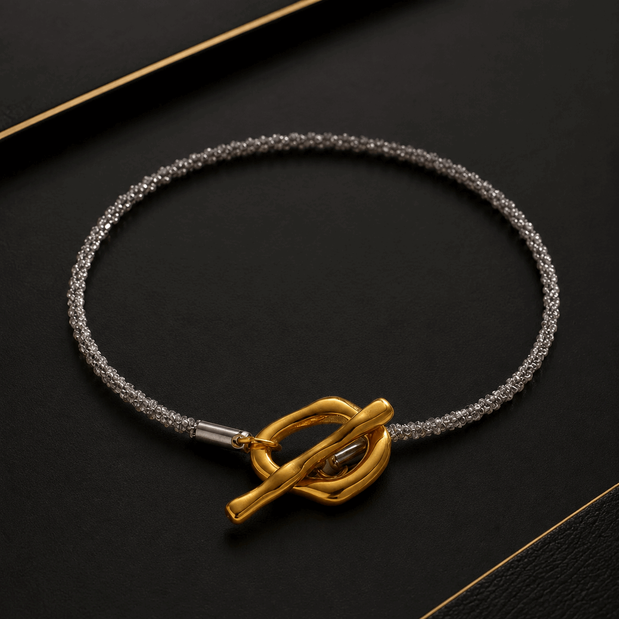 Pulsera Dos Tonos con Cierre Toggle