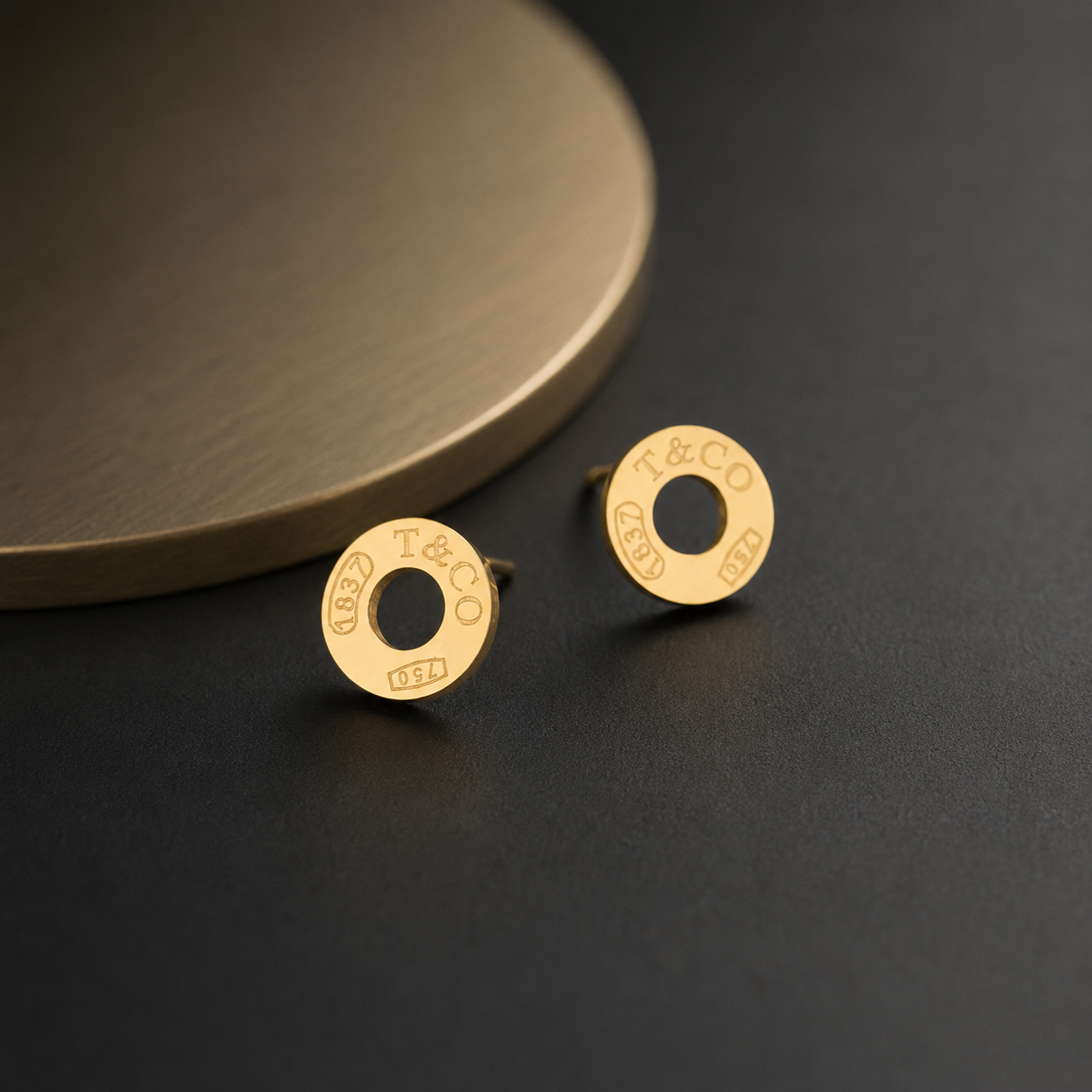 Aretes Círculo Dorado